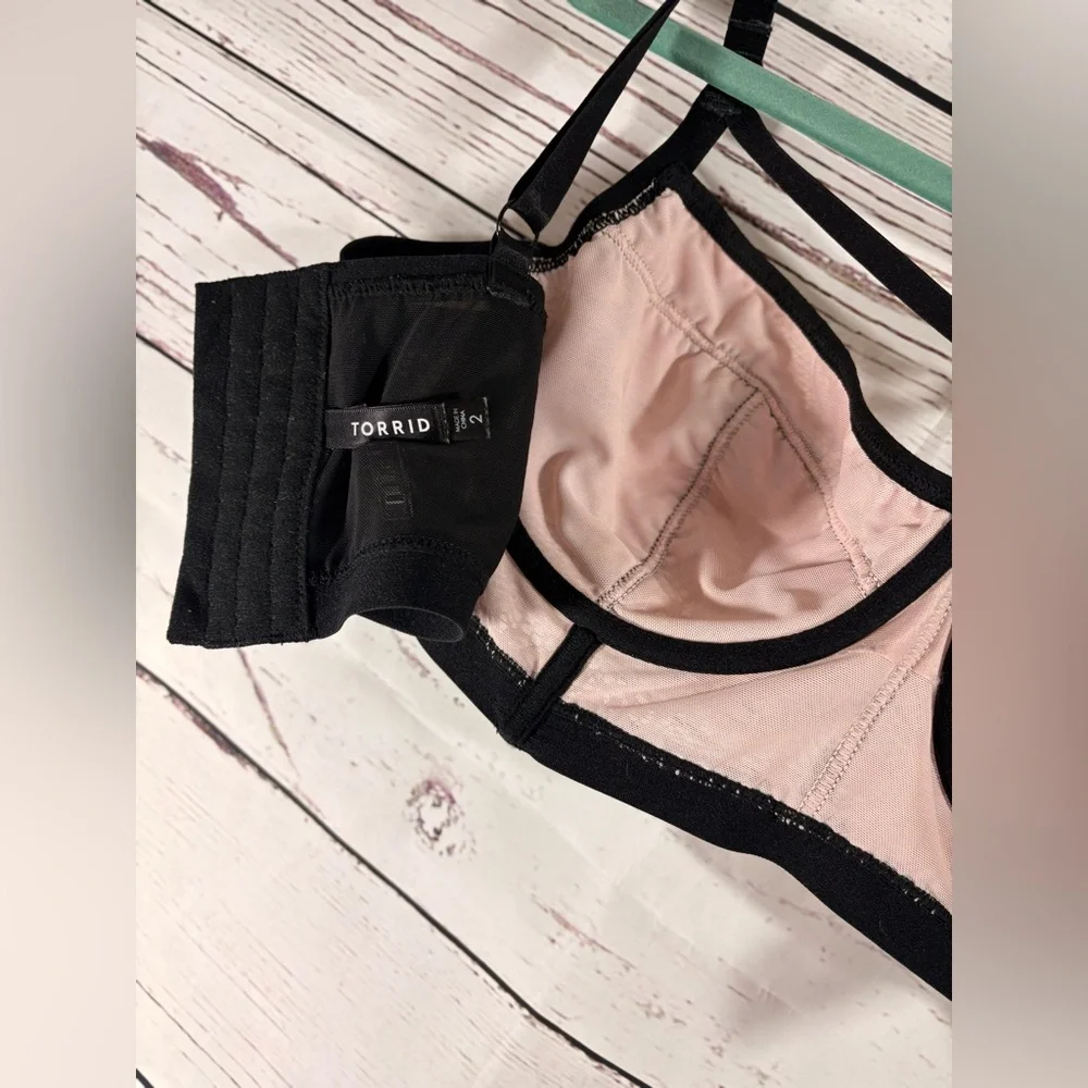 Torrid Blush Pink Lace Underwire Bra with Corset Piping in Size 2 - Picture 7 of 9